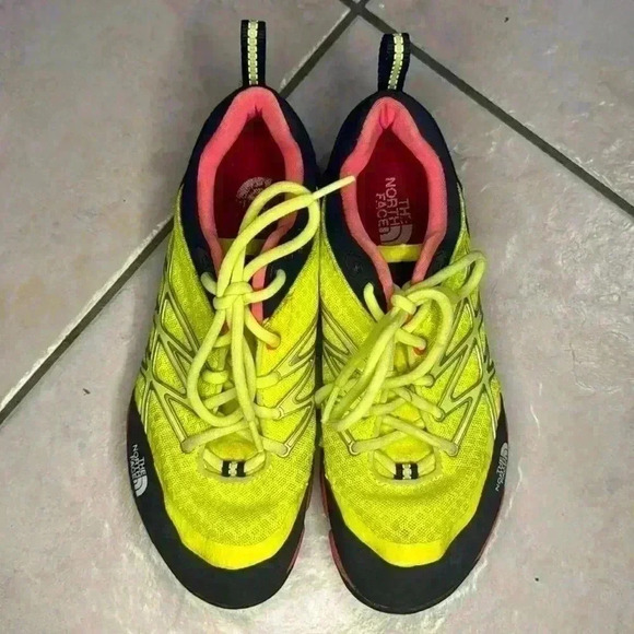 North Face women’s vibrant sole shoes size 6.6 - Picture 1 of 9